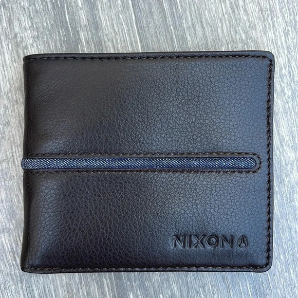 Nixon Other - Nixon Coastal Showdown Bi-Fold Zip Wallet, brown